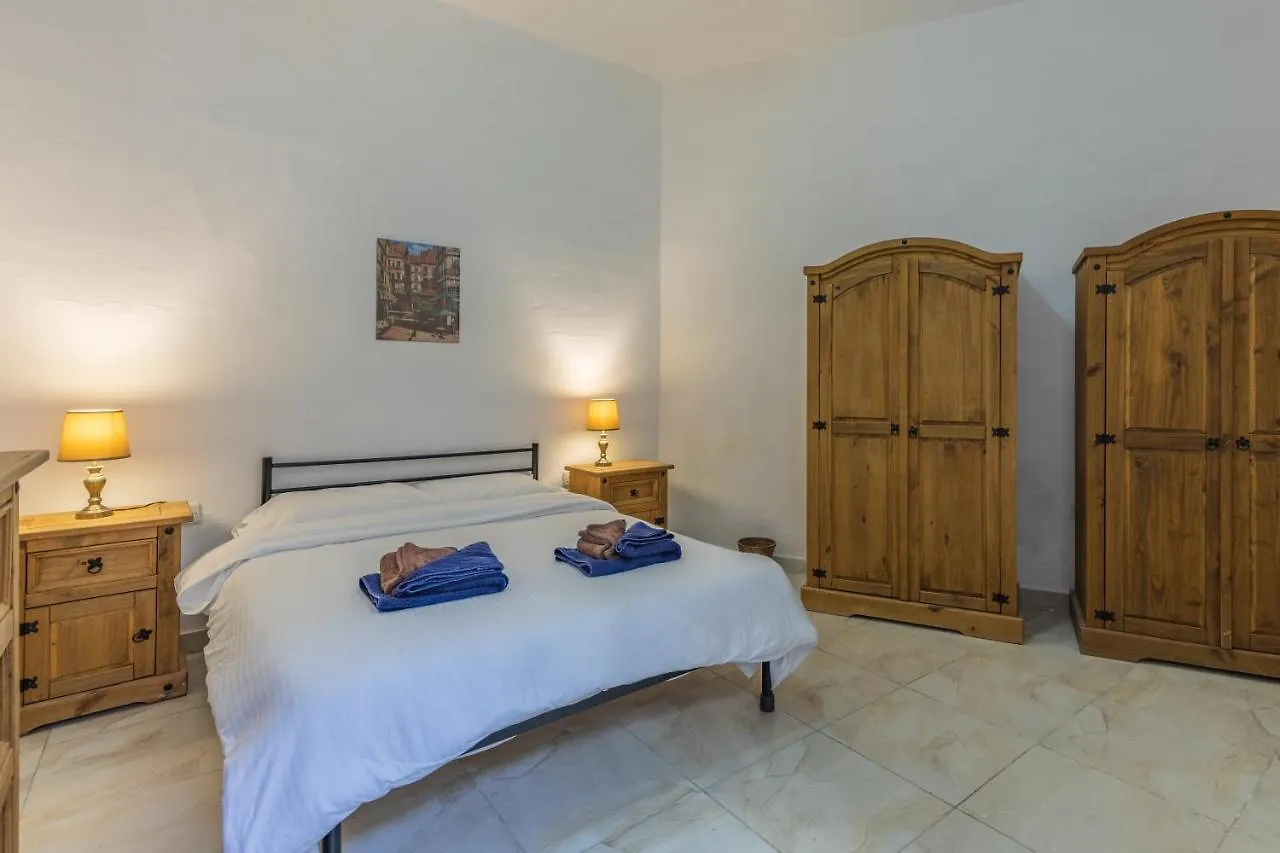 Bormla - Comfortable Two Bedroom Apartment Cospicua 0*,  Malta